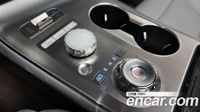 Genesis GV70 — Фото автомобиля 9
