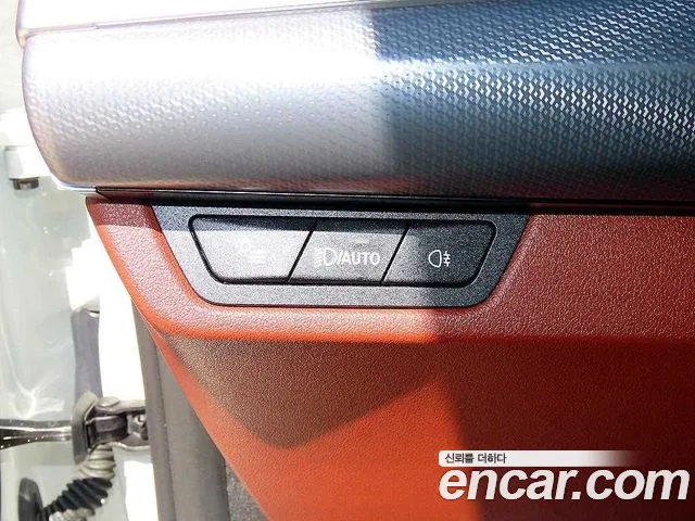 BMW iX1 U11 — Фото автомобиля 15