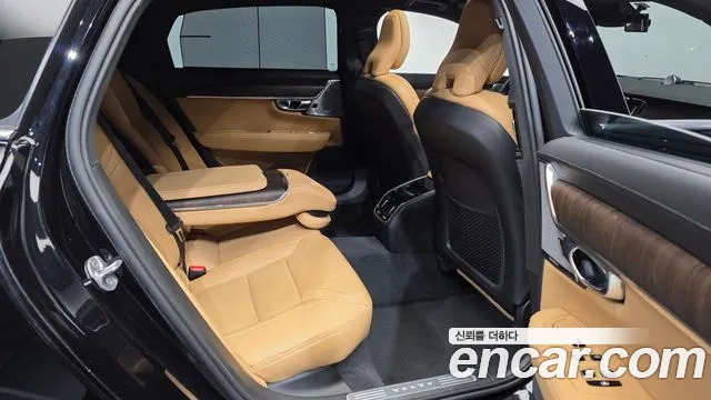 Volvo S90 — Фото автомобиля 12