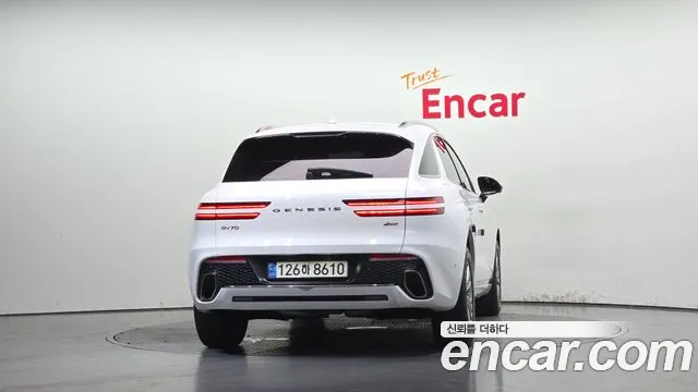 Genesis GV70 — Фото автомобиля 4