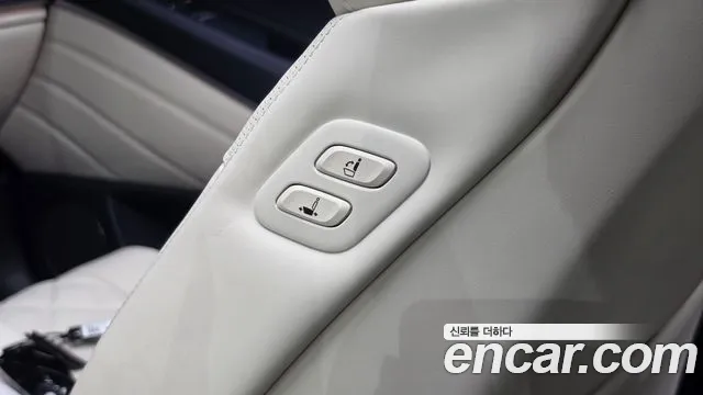 Genesis GV80 — Фото автомобиля 30