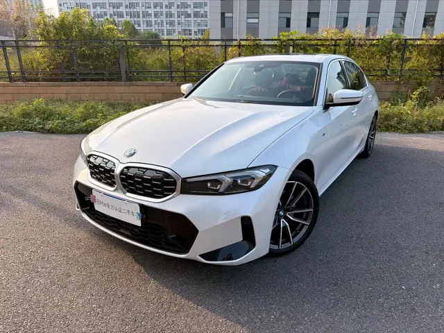 Фотография автомобиля — BMW 3 Series