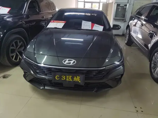 Hyundai Elantra — Фото автомобиля 2