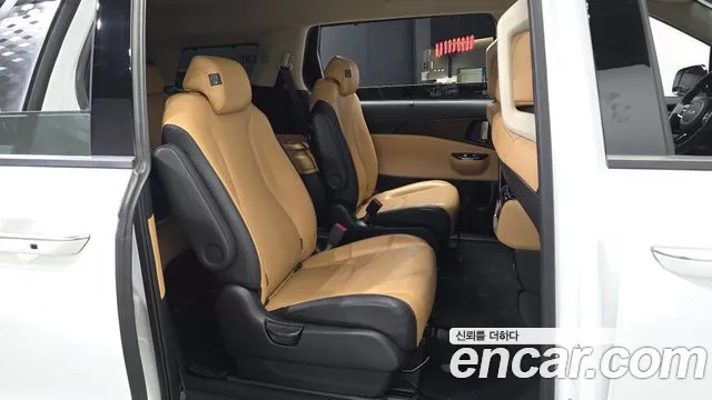Kia Carnival 4th Gen — Фото автомобиля 18