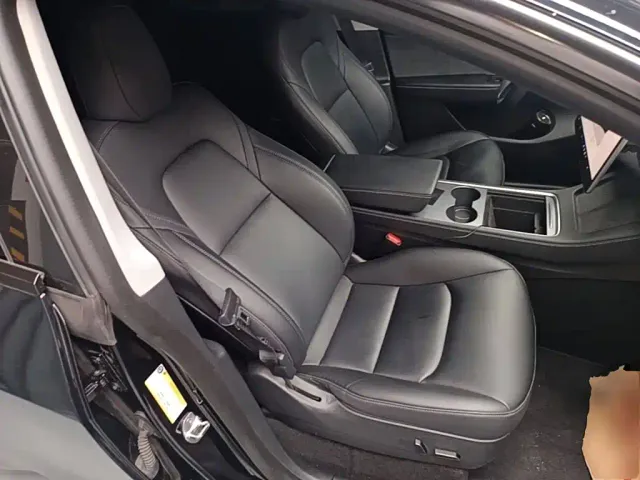 Tesla Model Y — Фото автомобиля 24