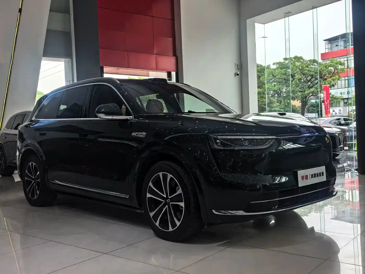 AITO Wenjie AITO M7 2026 Extended Range Ultra AWD 5-Seater — Фото автомобиля 3