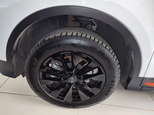Geely Boyue — Фото автомобиля 22