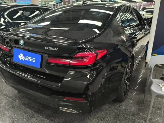 BMW 5 Series — Фото автомобиля 3