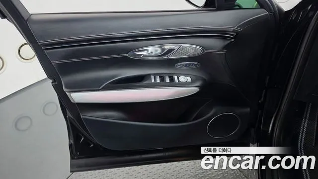 Genesis GV70 Electrified GV70 — Фото автомобиля 13