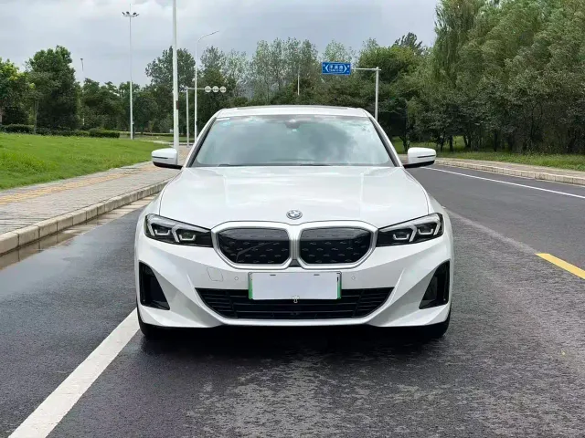 BMW i3 — Фото автомобиля 3
