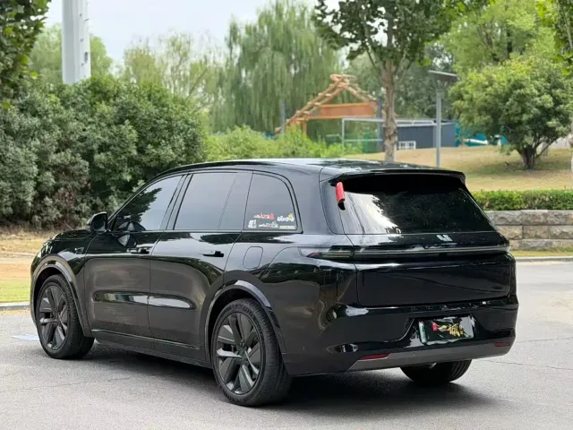 Li Auto L8 — Фото автомобиля 9