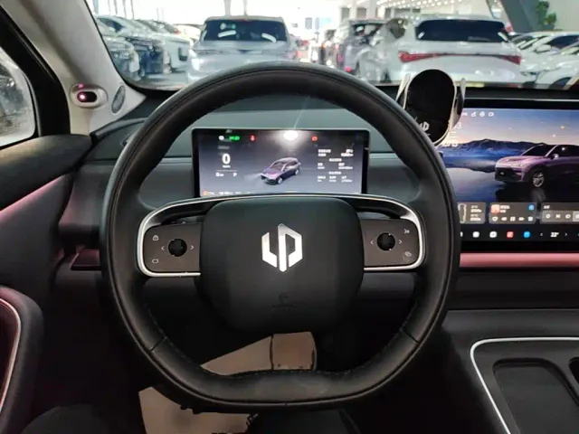 Leapmotor C10 — Фото автомобиля 10