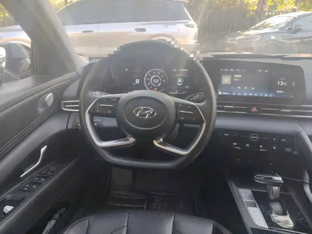 Hyundai Elantra — Фото автомобиля 11