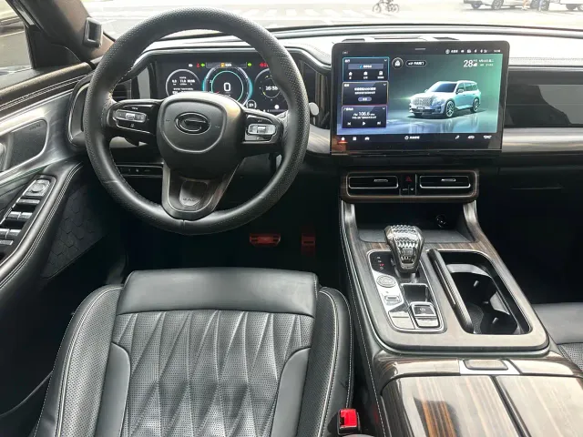 GAC Trumpchi GS8 — Фото автомобиля 7