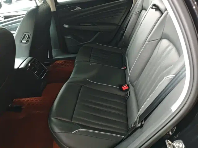 Volkswagen Passat — Фото автомобиля 16