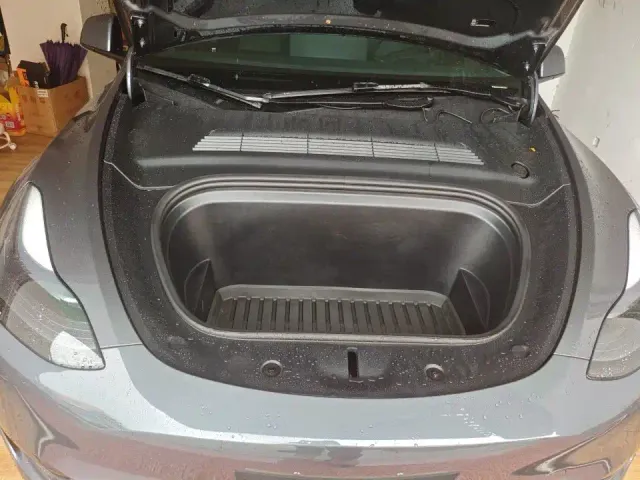 Tesla Model Y — Фото автомобиля 13