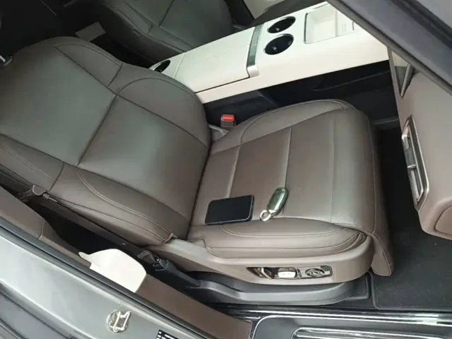Li Auto MEGA — Фото автомобиля 24