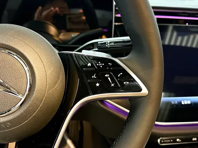 Mercedes-Benz E-Class — Фото автомобиля 14
