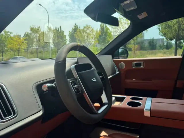 Li Auto Li Xiang L9 2022 Max — Фото автомобиля 25