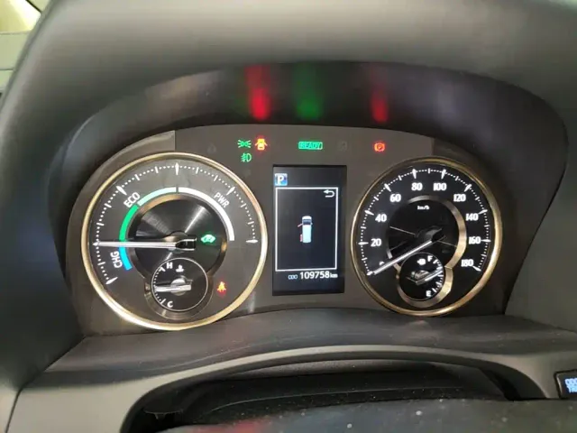 Toyota Alphard — Фото автомобиля 11
