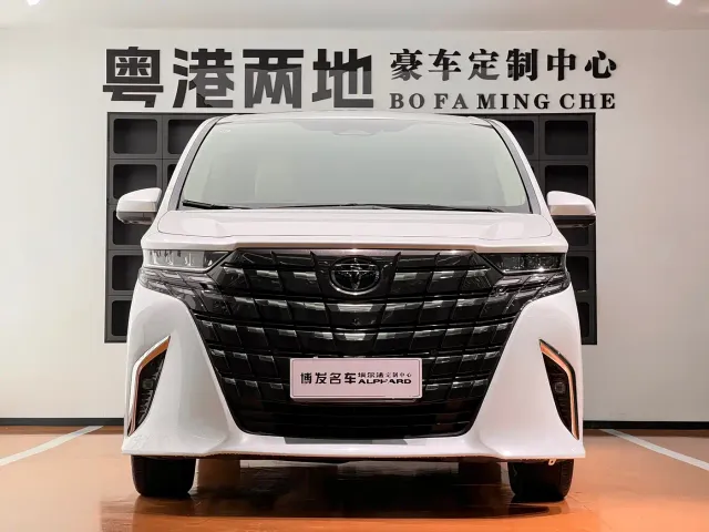 Toyota Alphard — Фото автомобиля 2