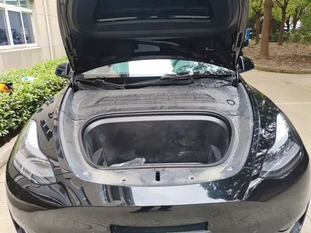 Tesla Model Y — Фото автомобиля 19