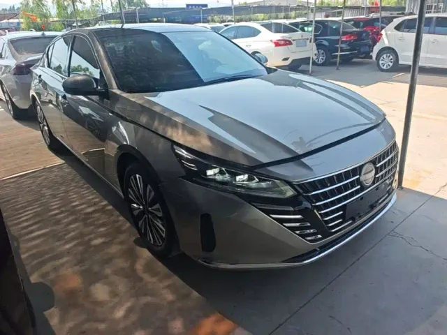 Nissan Teana — Фото автомобиля 3