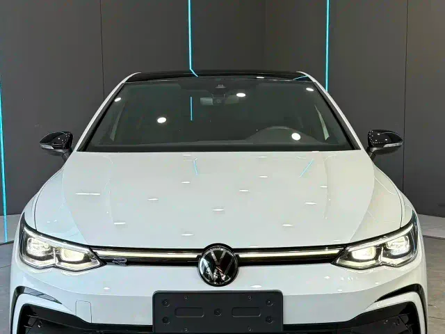 Volkswagen Golf — Фото автомобиля 2