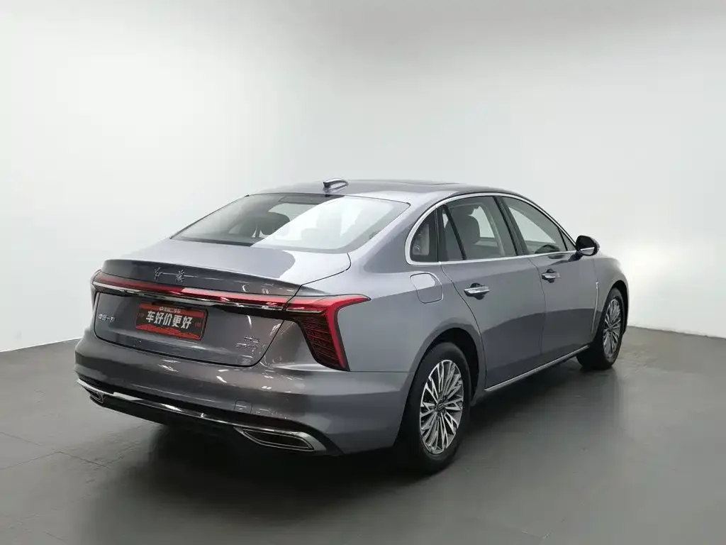 Hongqi Hongqi H5 2024 1.5T DCT Smart Connect Flag Rhythm Edition — Фото автомобиля 2