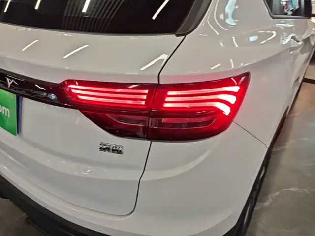 Geely Binyue — Фото автомобиля 7