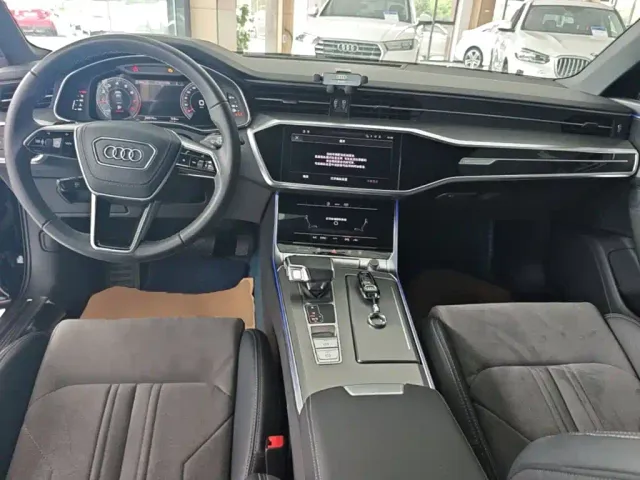 Audi A6L — Фото автомобиля 9
