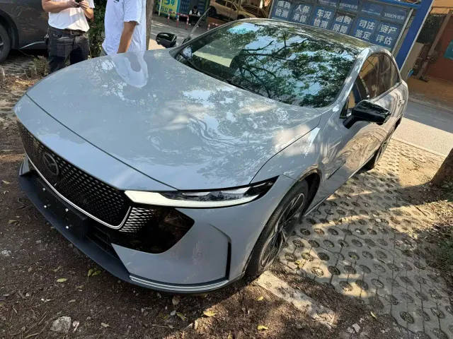 Фотография автомобиля — Mazda EZ-6