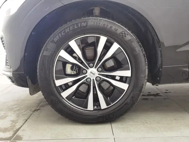 Volvo XC60 — Фото автомобиля 17