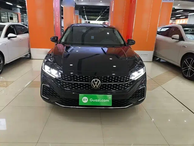 Volkswagen Passat — Фото автомобиля 2