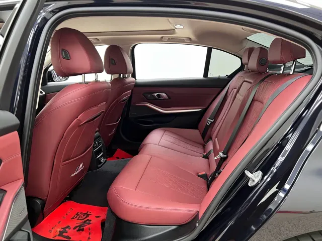 BMW 3 Series — Фото автомобиля 12
