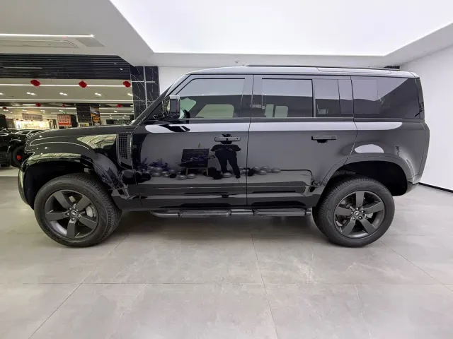 Land Rover Defender — Фото автомобиля 5