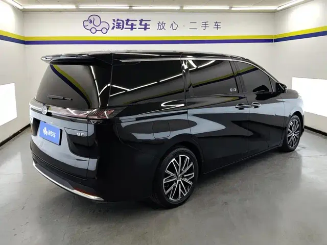 GAC Trumpchi E8 — Фото автомобиля 3