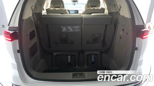 Kia Carnival Generation 4 — Фото автомобиля 26