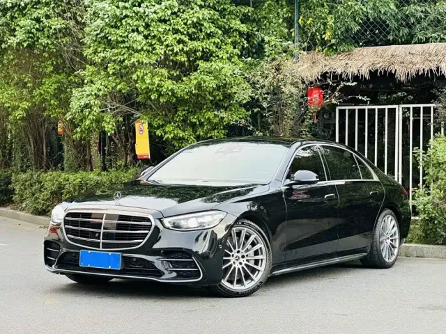 Фотография автомобиля — Mercedes-Benz S-Class