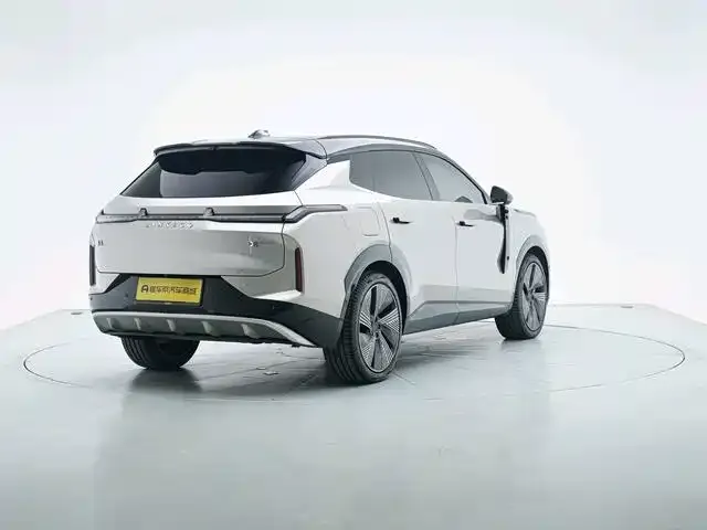 Lynk & Co 08 EM-P — Фото автомобиля 4