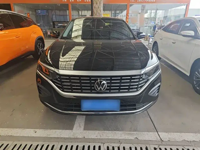 Volkswagen Passat — Фото автомобиля 2