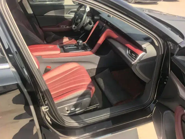 Hongqi H5 — Фото автомобиля 8
