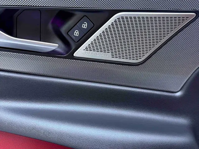 Jaguar XEL — Фото автомобиля 6