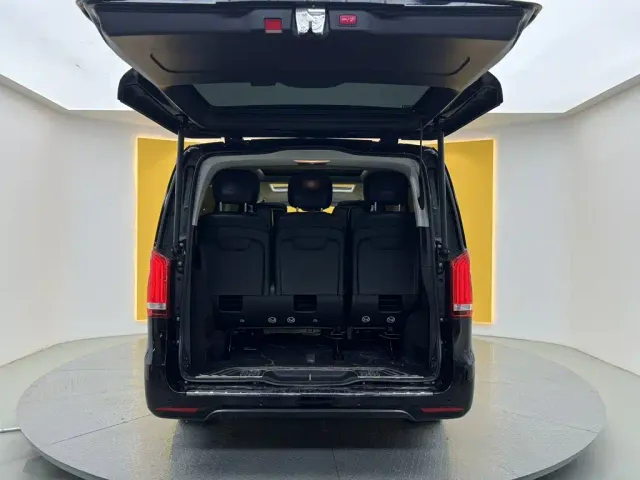 Mercedes-Benz V-Class — Фото автомобиля 12