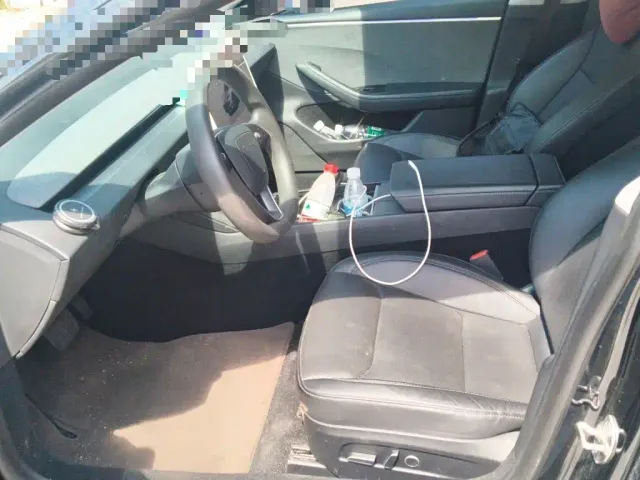 Tesla Model 3 — Фото автомобиля 7