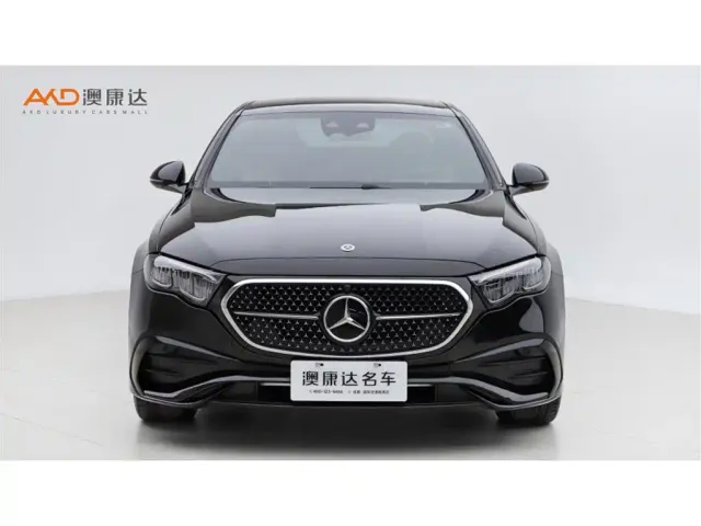 Mercedes-Benz E-Class — Фото автомобиля 2