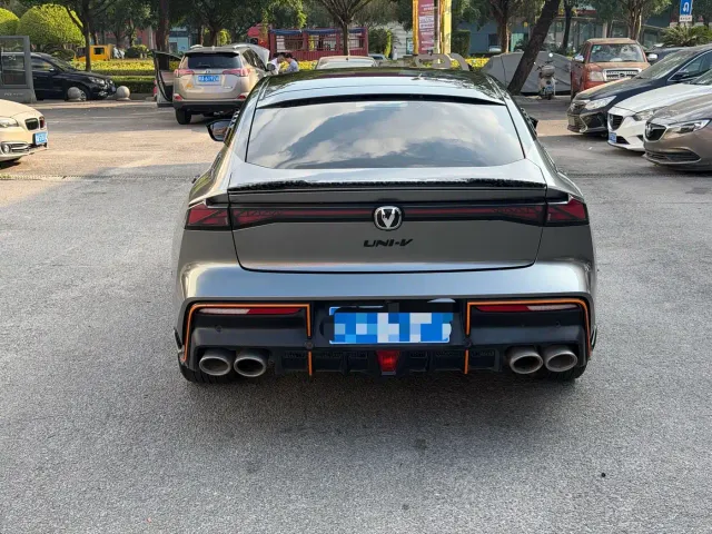 Changan UNI-V — Фото автомобиля 4