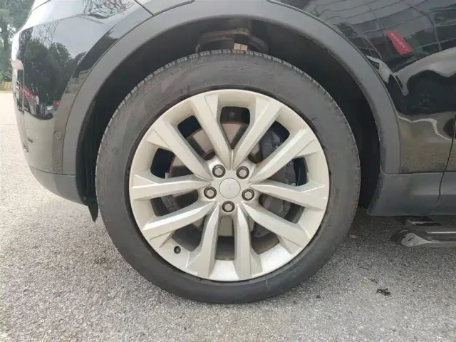Land Rover Discovery — Фото автомобиля 8