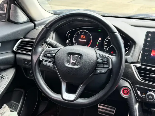Honda Accord — Фото автомобиля 5