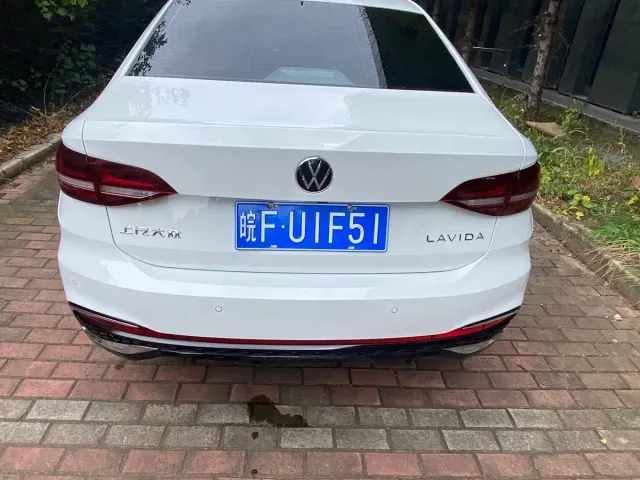 Volkswagen Lavida — Фото автомобиля 5